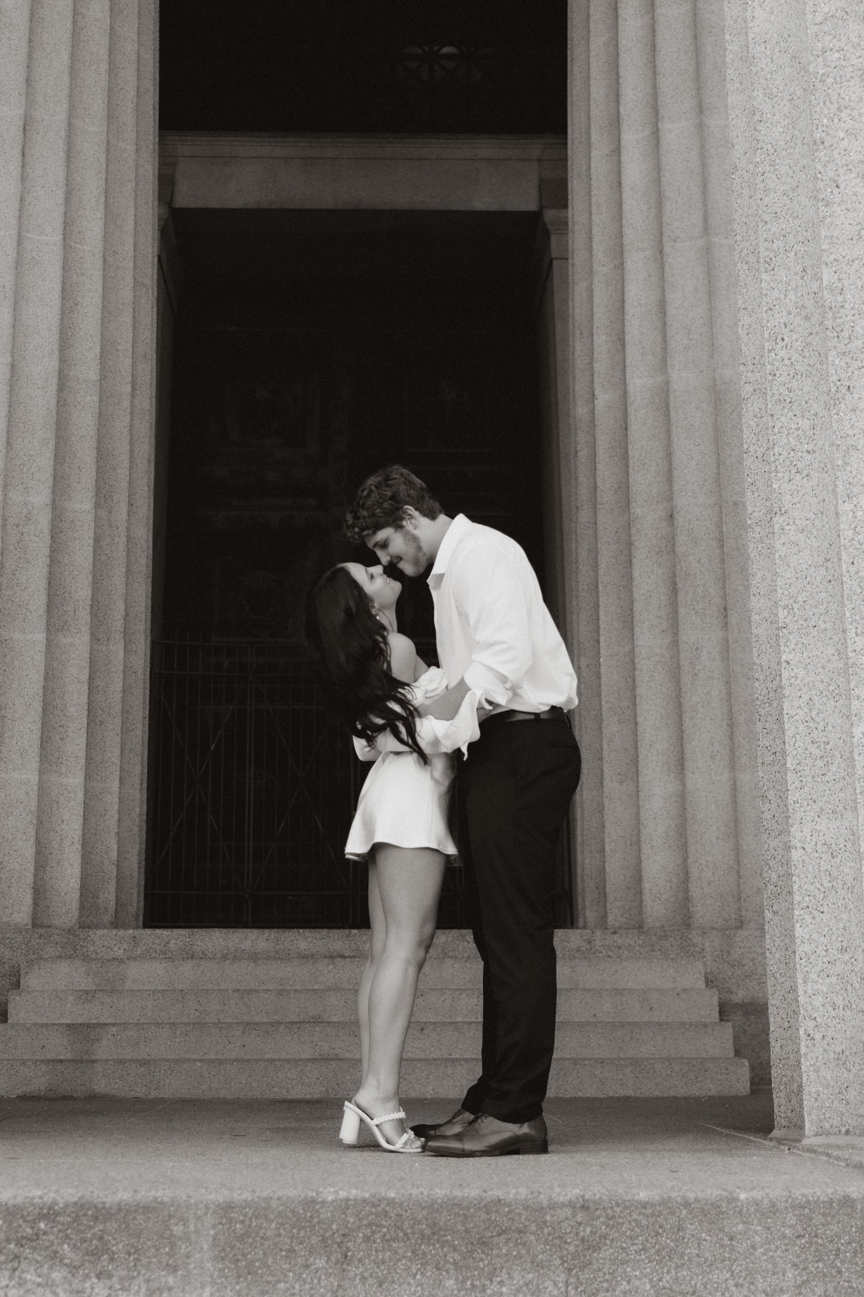 Nashville-Tennessee-Engagement-Photographer-Sophia-Jakob-The-Parthenon-Lrow-Photography8.JPG